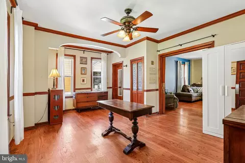 Entry Way - 3305 White Ave, Baltimore, MD 21214 photo 4 of 8