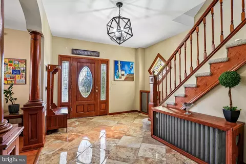 Entry Way - 3305 White Ave, Baltimore, MD 21214 photo 1 of 8