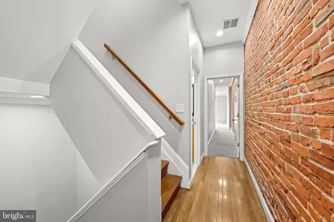Entry Way - 431 E Fort Ave, Baltimore, MD 21230 photo 12 of 13