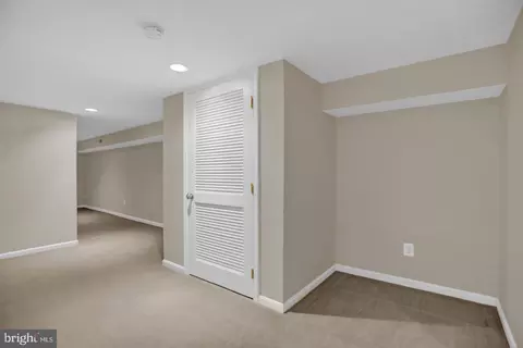 Entry Way - 404 E Lorraine Ave, Baltimore, MD 21218 photo 10 of 10