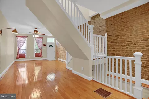Entry Way - 404 E Lorraine Ave, Baltimore, MD 21218 photo 7 of 10