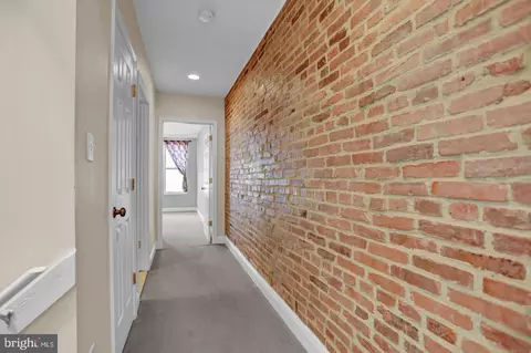 Entry Way - 404 E Lorraine Ave, Baltimore, MD 21218 photo 2 of 10