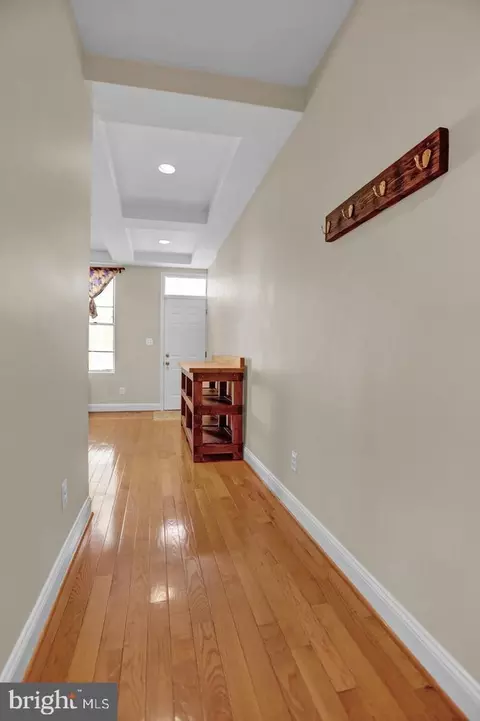 Entry Way - 404 E Lorraine Ave, Baltimore, MD 21218 photo 8 of 10