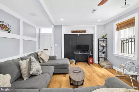Entry Way - 1002 Olive St, Baltimore, MD 21230 photo 2 of 2