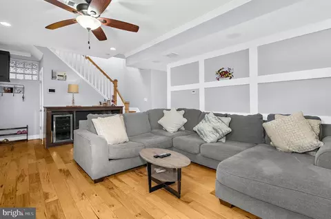 Entry Way - 1002 Olive St, Baltimore, MD 21230 photo 1 of 2