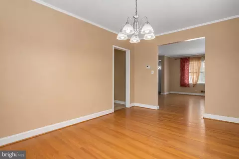 Entry Way - 844 Bradhurst Rd, Baltimore, MD 21212 photo 1 of 3