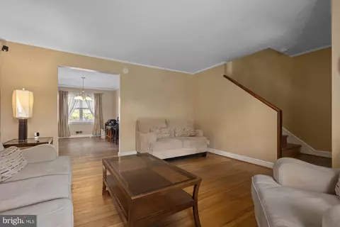 Living - 844 Bradhurst Rd, Baltimore, MD 21212 photo 3 of 3