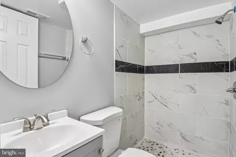 Bath - 44 N Athol Ave, Baltimore, MD 21229 photo 1 of 1