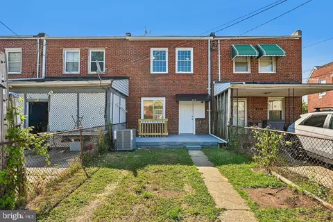 Exterior - 628 Roundview Rd, Baltimore, MD 21225 photo 8 of 10
