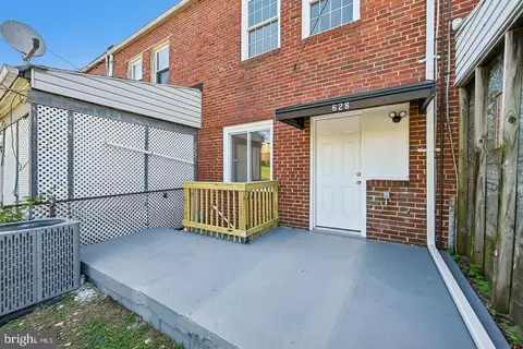 Exterior - 628 Roundview Rd, Baltimore, MD 21225 photo 5 of 10