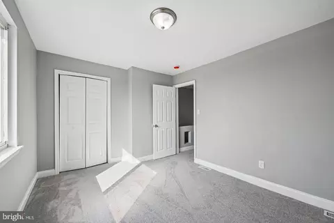 Entry Way - 628 Roundview Rd, Baltimore, MD 21225 photo 4 of 10