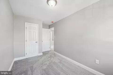 Entry Way - 628 Roundview Rd, Baltimore, MD 21225 photo 7 of 10