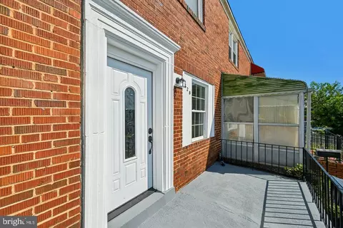 Exterior - 628 Roundview Rd, Baltimore, MD 21225 photo 2 of 10