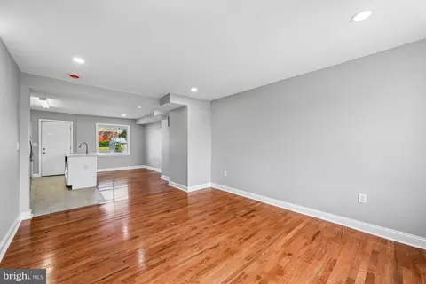 Living - 628 Roundview Rd, Baltimore, MD 21225 photo 3 of 3