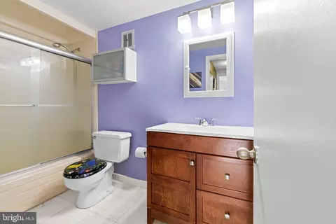 Bath - 1 Hamill Ct #45, Baltimore, MD 21210 photo 1 of 1