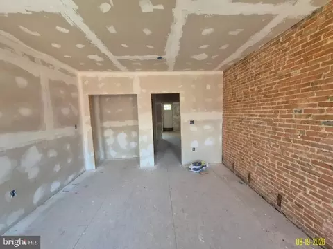 Entry Way - 733 Dolphin St, Baltimore, MD 21217 photo 6 of 11