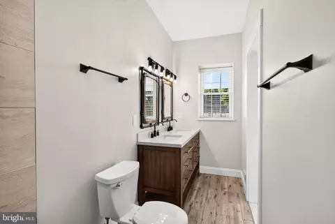 Entry Way - 3802 Greenmount Ave, Baltimore, MD 21218 photo 11 of 18