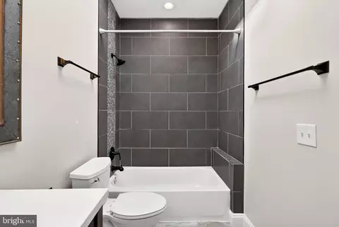 Bath - 3802 Greenmount Ave, Baltimore, MD 21218 photo 3 of 6