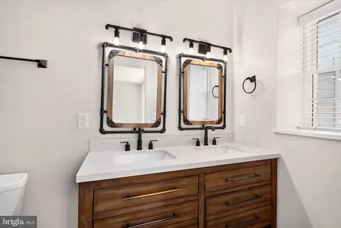 Bath - 3802 Greenmount Ave, Baltimore, MD 21218 photo 4 of 6