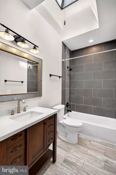 Bath - 3802 Greenmount Ave, Baltimore, MD 21218 photo 2 of 6