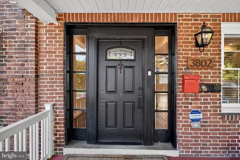 Entry Way - 3802 Greenmount Ave, Baltimore, MD 21218 photo 1 of 18