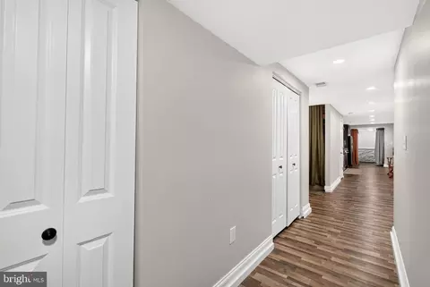 Entry Way - 3802 Greenmount Ave, Baltimore, MD 21218 photo 14 of 18
