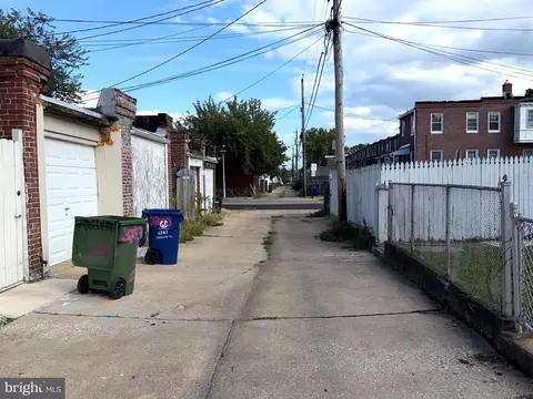 Entry Way - 3235 Shannon Dr, Baltimore, MD 21213 photo 5 of 5