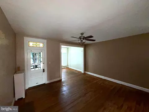 Living - 3235 Shannon Dr, Baltimore, MD 21213 photo 4 of 9