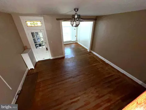 Living - 3235 Shannon Dr, Baltimore, MD 21213 photo 5 of 9