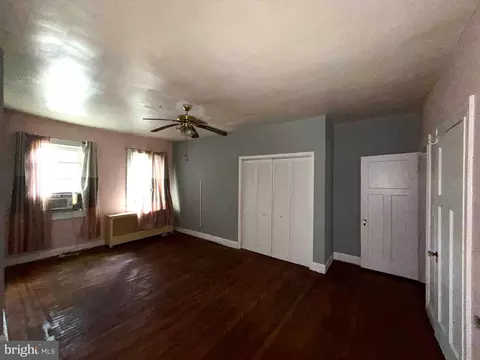 Bedroom - 3235 Shannon Dr, Baltimore, MD 21213 photo 3 of 9