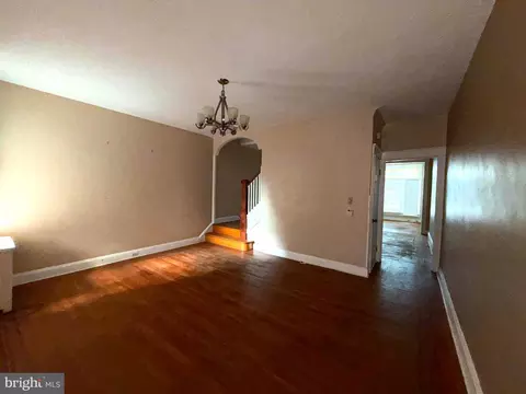 Living - 3235 Shannon Dr, Baltimore, MD 21213 photo 8 of 9