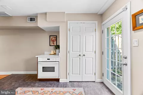 Entry Way - 311 S Regester St, Baltimore, MD 21231 photo 4 of 6