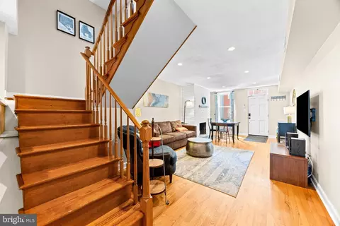 Entry Way - 311 S Regester St, Baltimore, MD 21231 photo 3 of 6