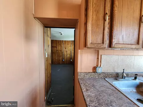 Entry Way - 101 S Payson St, Baltimore, MD 21223 photo 10 of 18