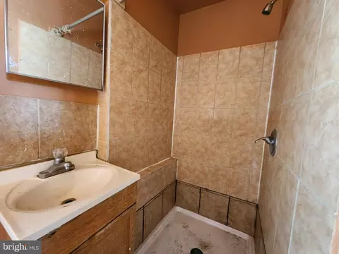Bath - 101 S Payson St, Baltimore, MD 21223 photo 5 of 5