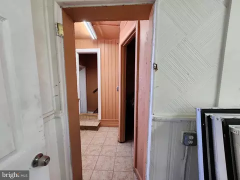 Entry Way - 101 S Payson St, Baltimore, MD 21223 photo 3 of 18