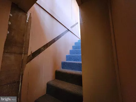 Entry Way - 101 S Payson St, Baltimore, MD 21223 photo 5 of 18