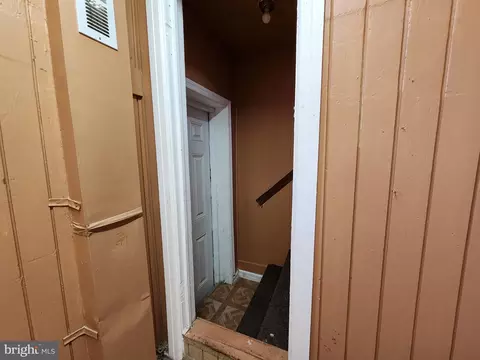 Entry Way - 101 S Payson St, Baltimore, MD 21223 photo 4 of 18