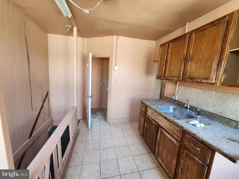 Entry Way - 101 S Payson St, Baltimore, MD 21223 photo 8 of 18