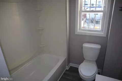 Bath - 3511 E Fairmount Ave, Baltimore, MD 21224 photo 1 of 1