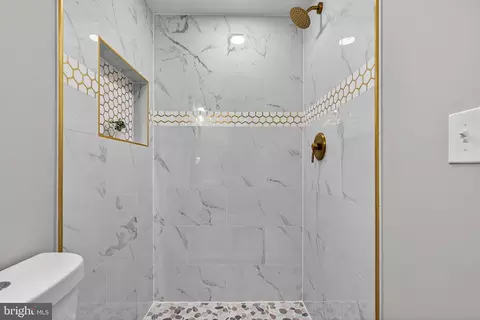 Bath - 1820 N Collington Ave, Baltimore, MD 21213 photo 3 of 5