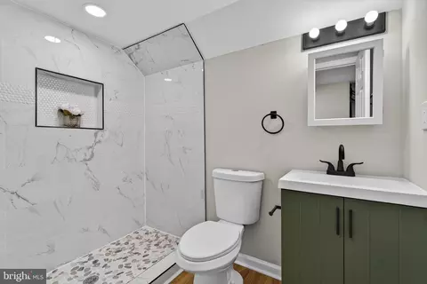 Bath - 1820 N Collington Ave, Baltimore, MD 21213 photo 4 of 5