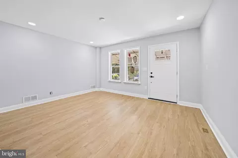 Living - 1150 Monroe, Baltimore, MD 21225 photo 2 of 2