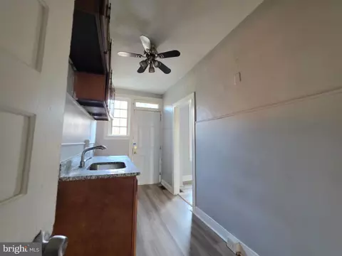 Entry Way - 3233 Elmley Ave, Baltimore, MD 21213 photo 4 of 6
