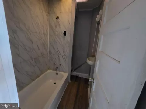 Entry Way - 3233 Elmley Ave, Baltimore, MD 21213 photo 6 of 6