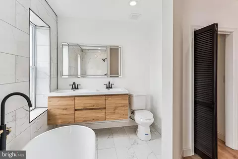 Bath - 2611 E Preston St, Baltimore, MD 21213 photo 1 of 6