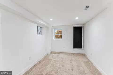 Bedroom - 2611 E Preston St, Baltimore, MD 21213 photo 2 of 2
