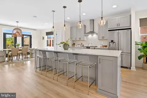 915 S Grundy St, Baltimore, MD 21224