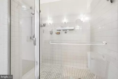 Bath - 112 E West St #202, Baltimore, MD 21230 photo 3 of 3