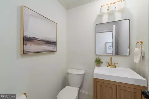 Entry Way - 3409 Dillon St, Baltimore, MD 21224 photo 8 of 10